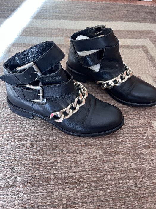 Botins pretos Eureka