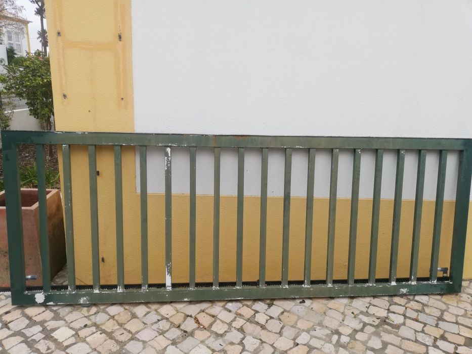 Portão de ferro de correr