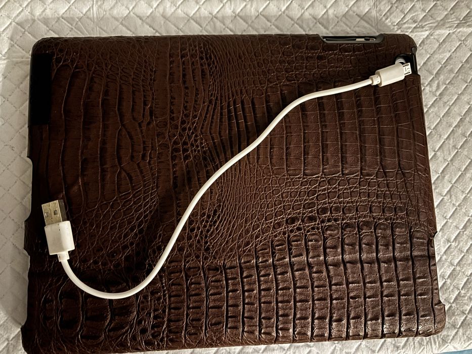 iPad 4 16 GB z etui i klawiaturą