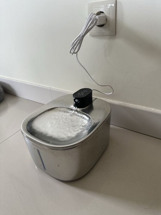 Fonte bebedouro para gatos com sensor