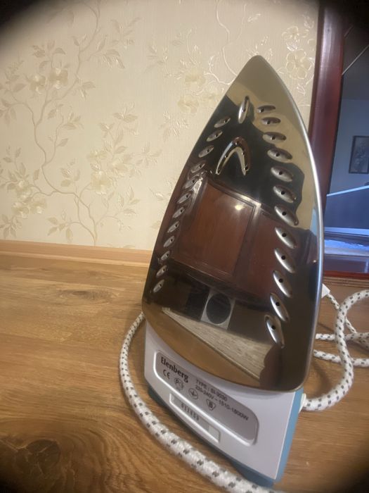 Продам утюг как новый