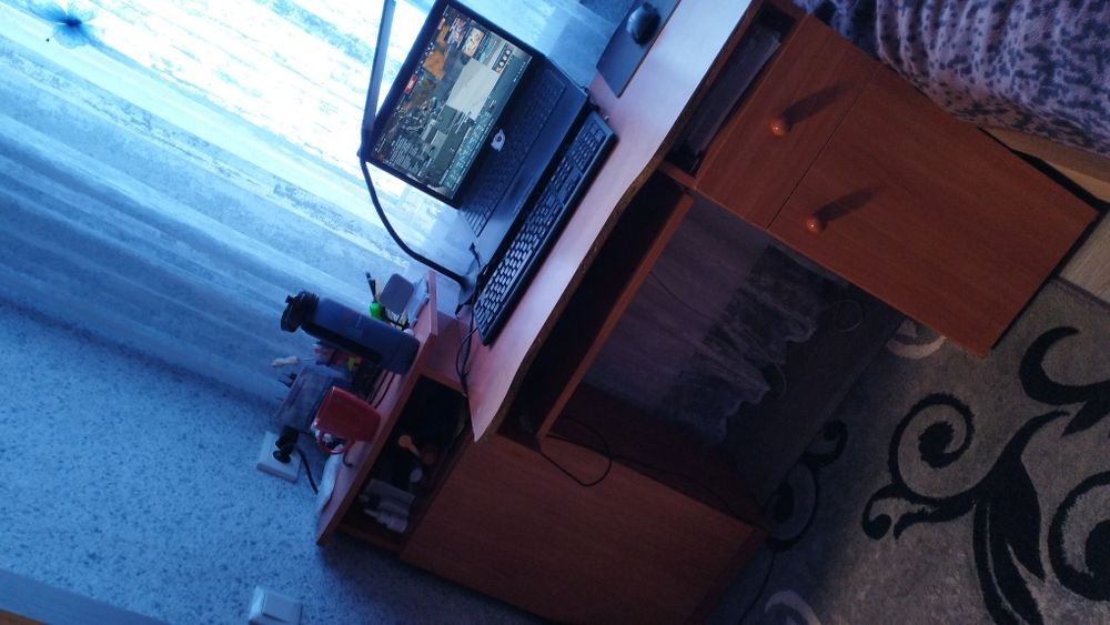 Письмовий стіл б/у