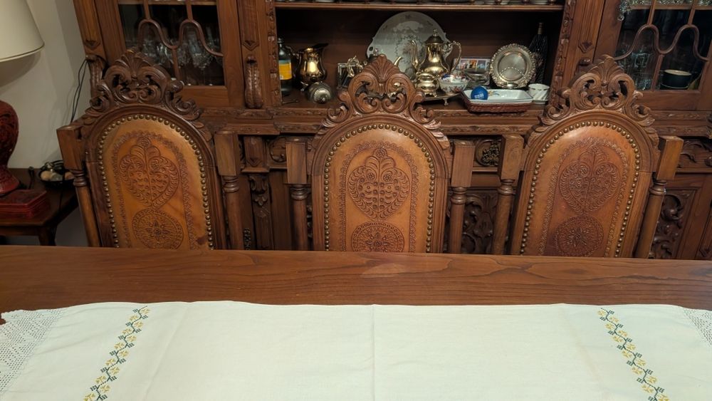 8 cadeiras de sala de jantar