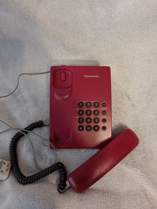 Телефон "PANASONIC".
