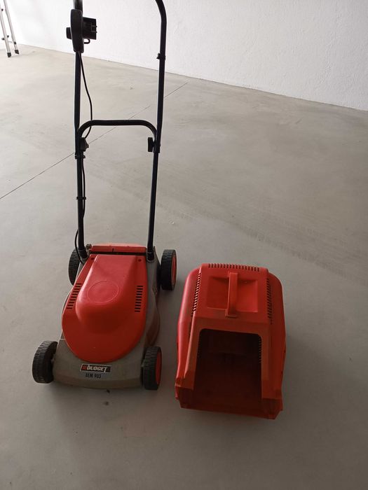 Máquina e aparador de relva