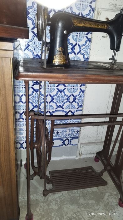 Máquina Singer e Bernina Favorit