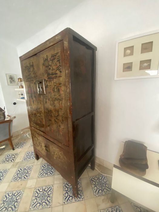 Chinese vintage commode with beautiful hand paintings