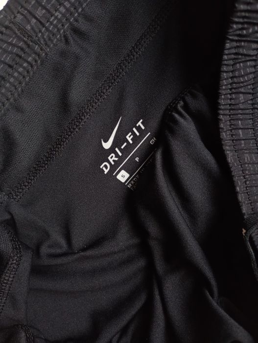 Шорти спортивні жіночі  S Nike