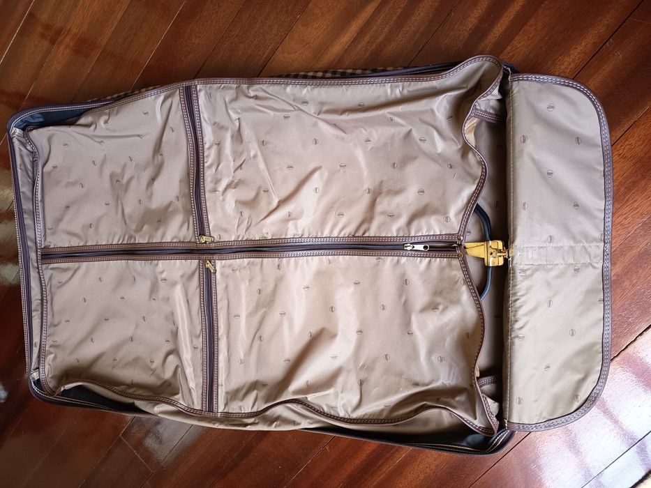 Mala porta fatos  Molarte