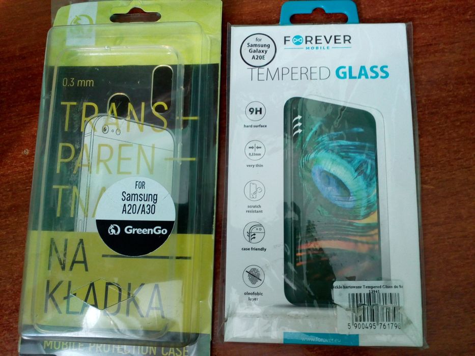 Телефон..сенсорний SONY.