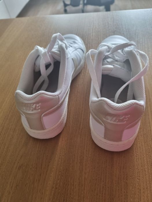 Ténis Nike 39 brancos