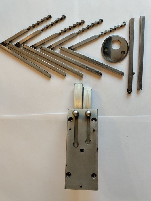 Замок накладной. Ригельный