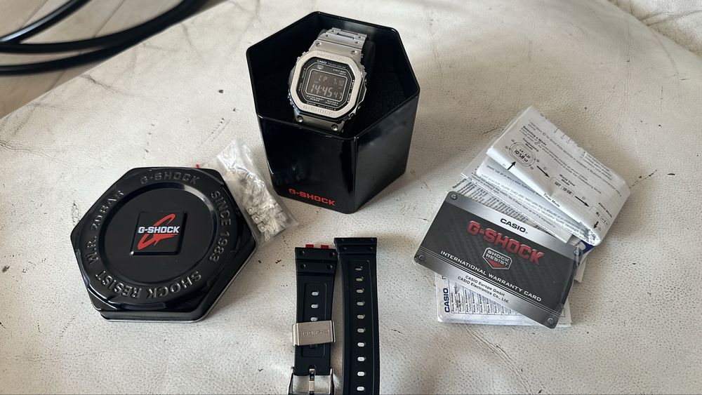 Casio G-shock GMW-B5000