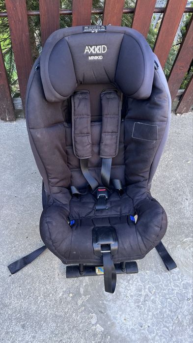 Fotelik samochodowy Axkid Minikid 9–25 kg tyłem do kierunku jazdy