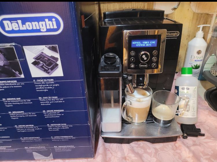Кавоварка, Кавомашина 2021 р DELONGHI Cappuccino ECAM23.260.B