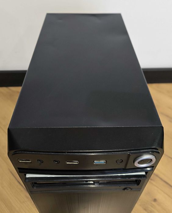 Core i3-4160 3,60 Ghz | 8 GB RAM | Radeon R7 200 | 128 GB SSD | DVD