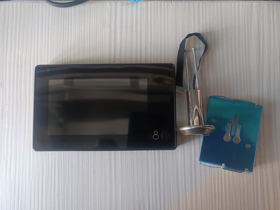 Wizjer z kamerą  do drzwi