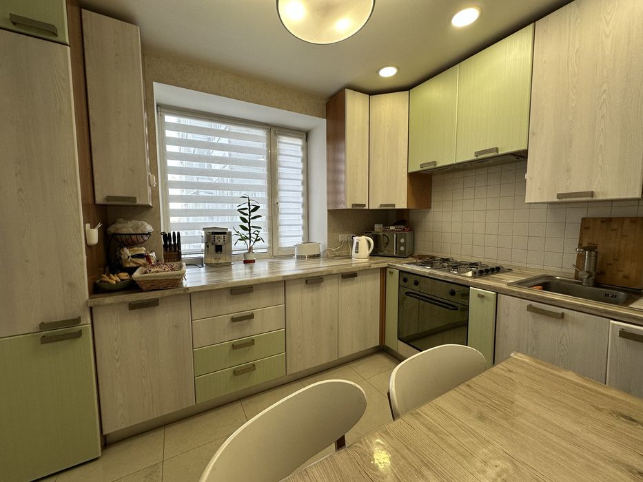 Продам затишну 4-кімнатну квартиру з якісним ремонтом