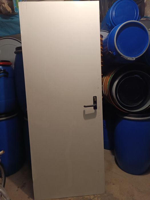 Porta branca de chapa