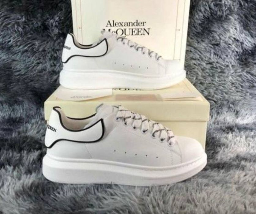 Alexander McQUEEN vários modelos e tamanhos