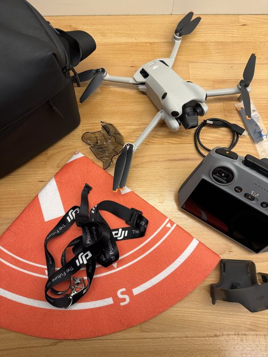 DJI Mini 4 Pro + RC + Mala