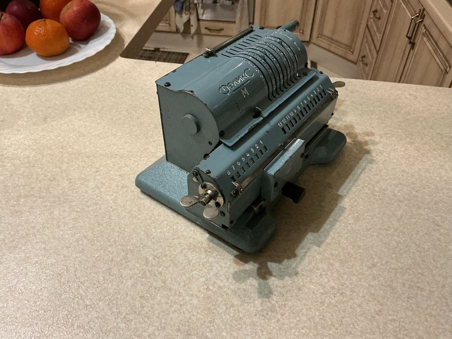 Механічний лічильний апарат Фенікс М ,робочий ,СРСР