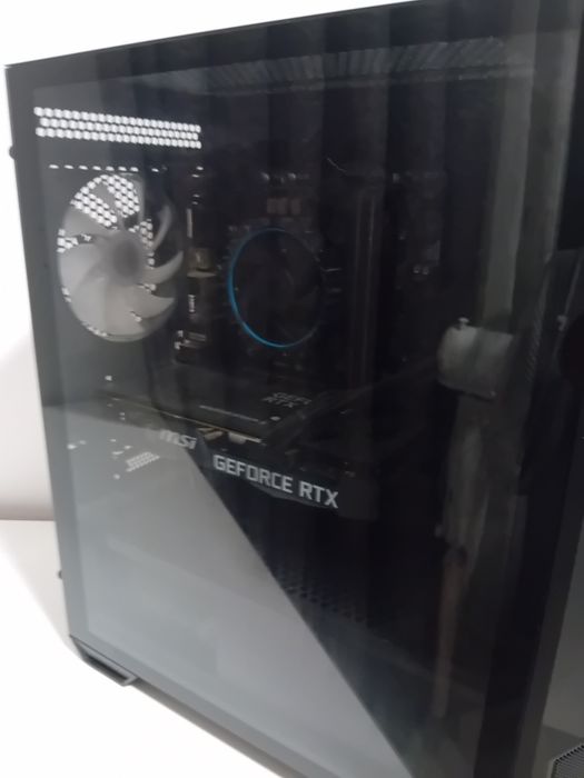 Setup gamer em bom estado