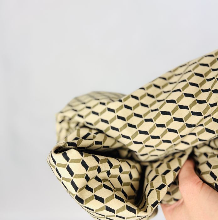 Spodnie w geometryczny wzór M 38