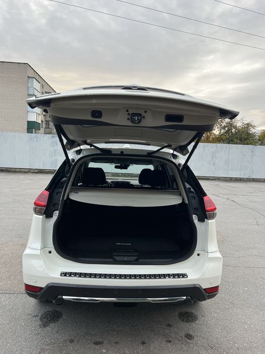 Nissan rogue мінімальні пошкодження