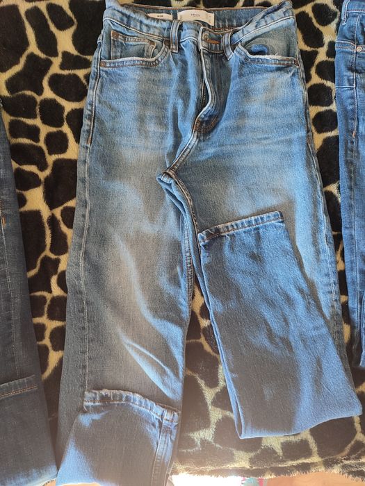 Conjunto de calças de ganga mom e Slim Fit tam 32 ao 34