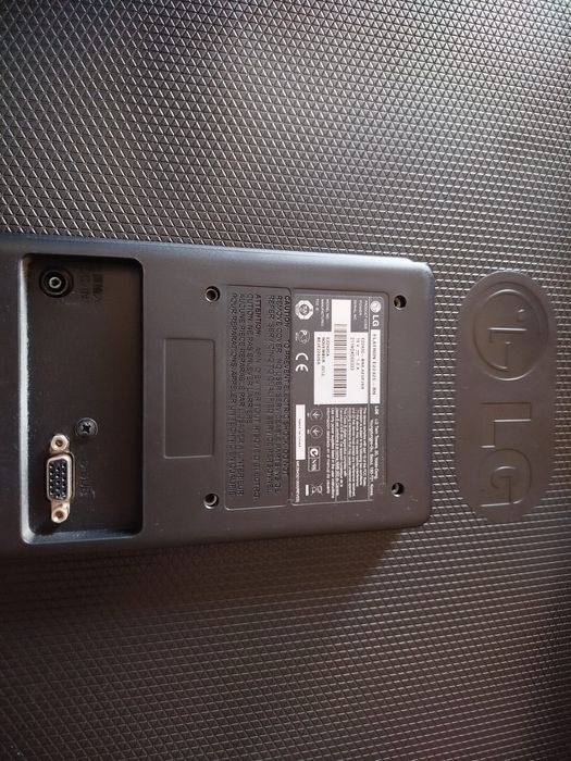 Monitor LG de 22 polegadas