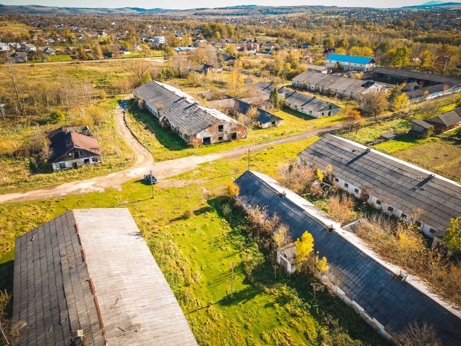 Продається комплекс (Ферма) 10647кв.м. Ділянка 2,688 Га - Вид 5