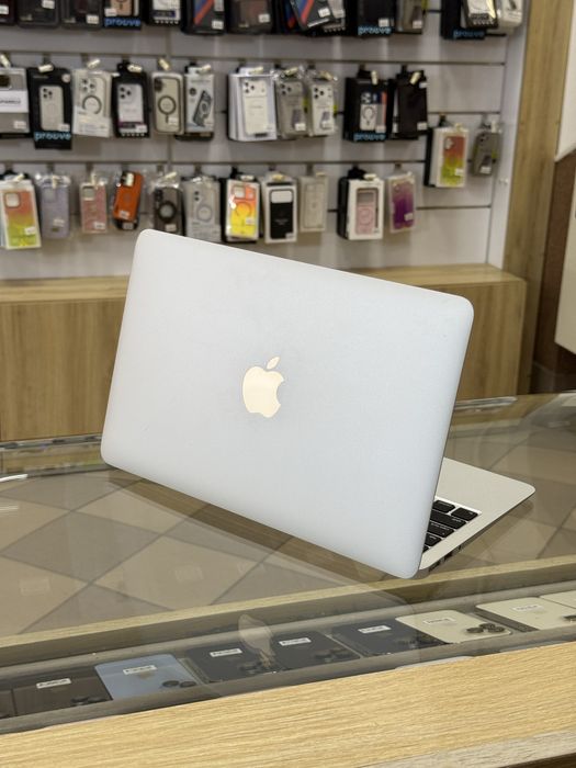 MacBook Air 11 2015 i5 4/128Gb