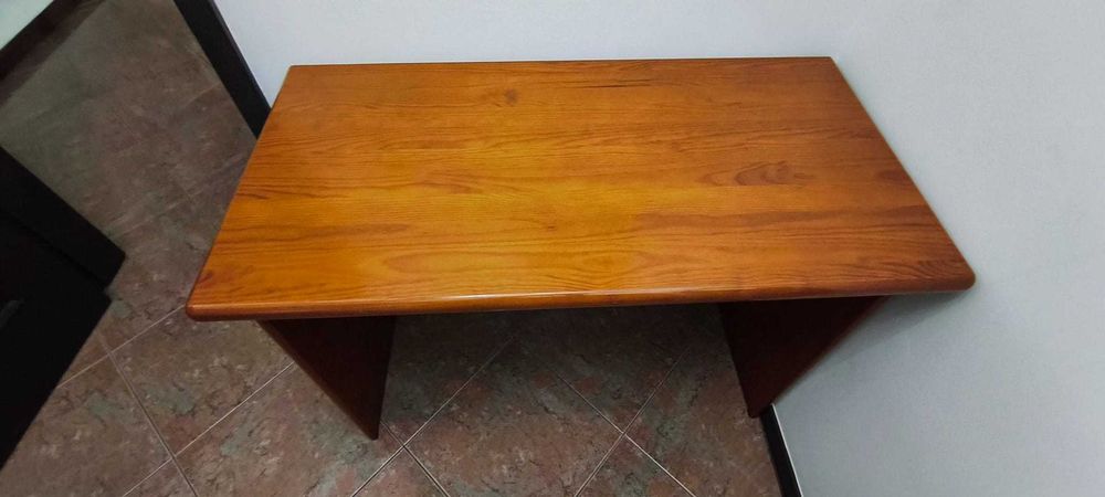 Secretaria em madeira