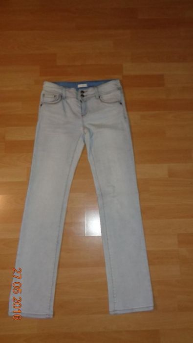 Jasne jeansy, długość 104 cm