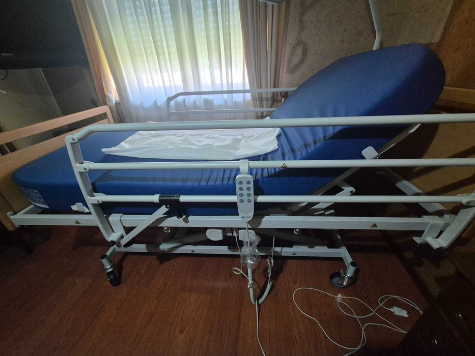 Cama hospitalar elétrica JMS nova