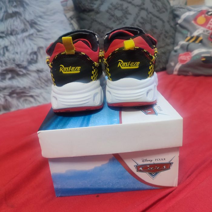 Sneakersy z migającymi diodami