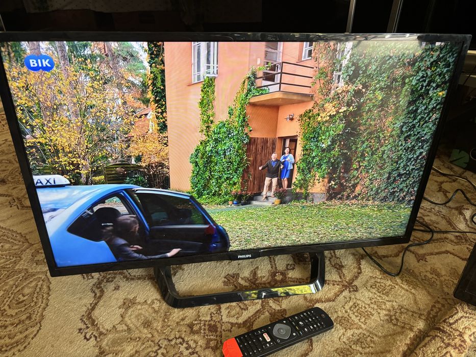 Telewizor LED Philips 32 cale ze Smartem i dekoderem DVBT2 z pilotem
