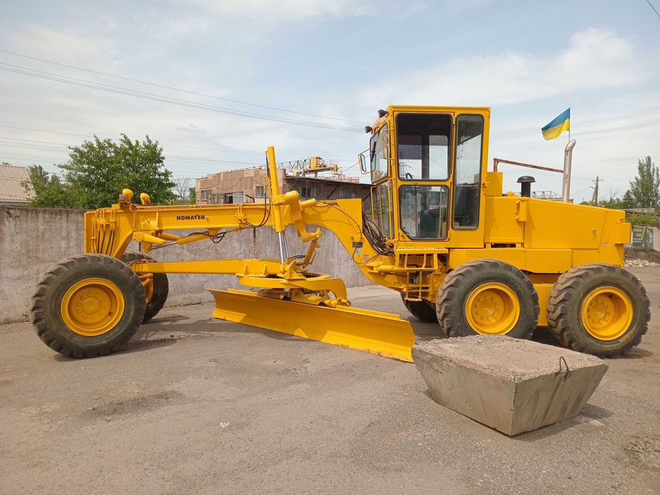 Автогрейдер Komatsu