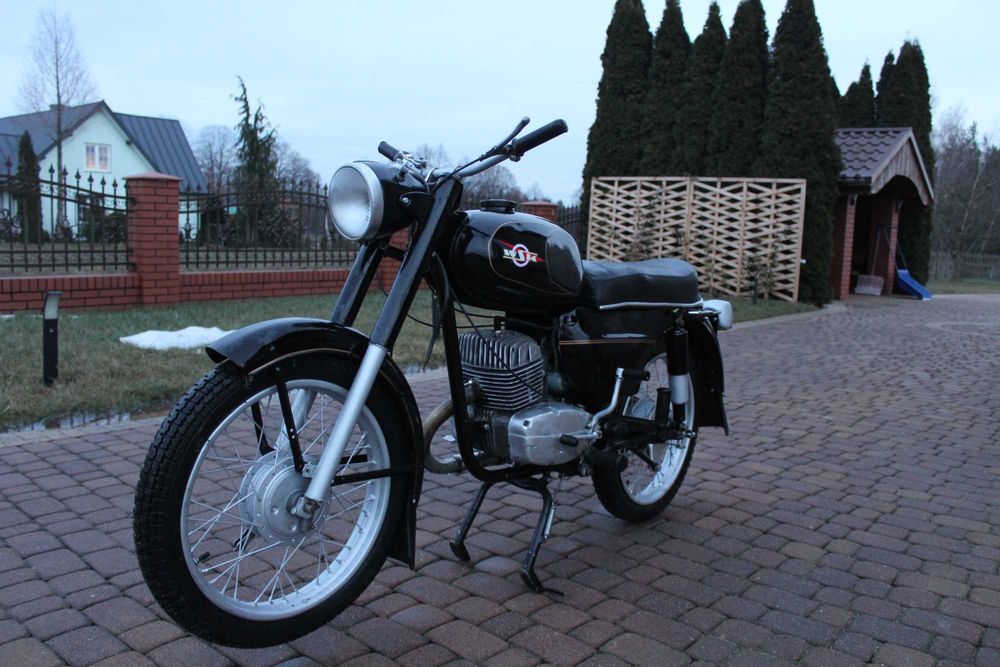 Motocykl WSK 175 M21W2