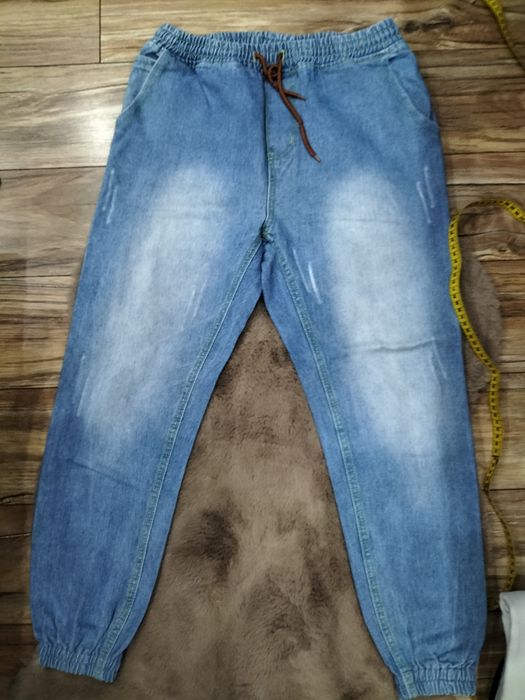 Spodnie męskie miękki jeans. Typu jogger. Rozmiar S/M