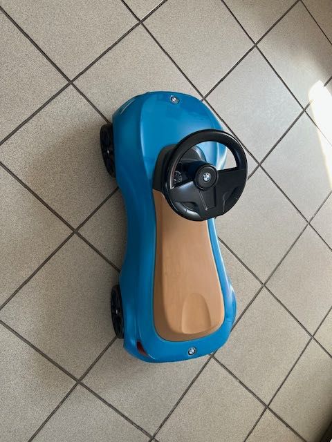 Autko jeździk BMW dla dzieci.