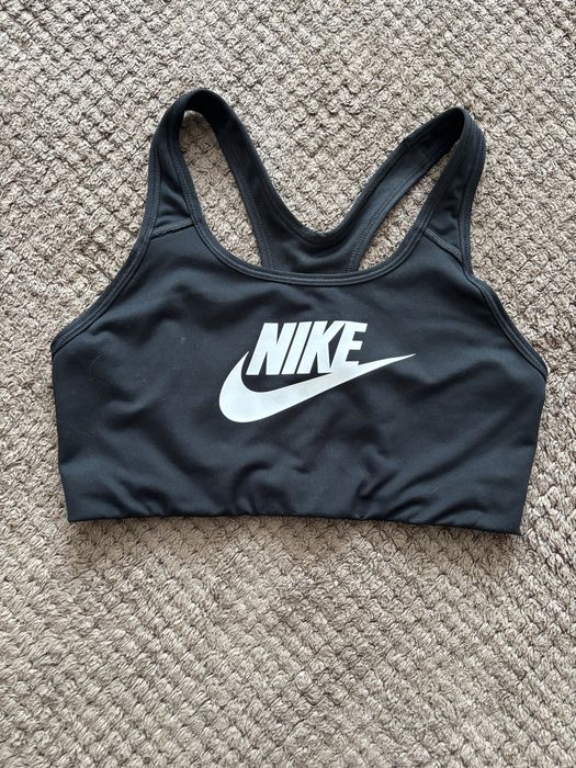 Спортивний топ Nike