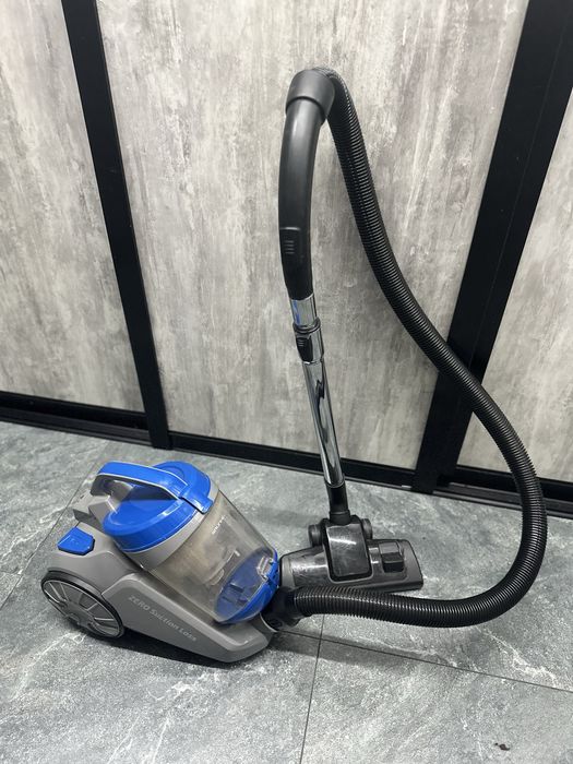 Пилосос Grunhelm GVCM243CB