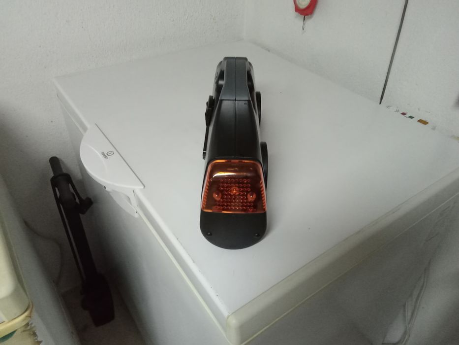 Lanterna portátil AUTO