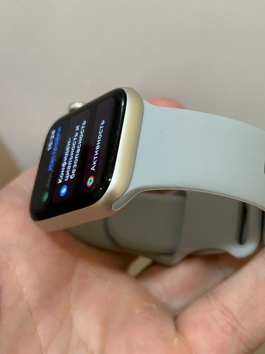 Apple Watch SE 2 40 Starlight смарт часы Батарея 97%