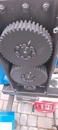 Rozdrabniacz spalinowy 15KM 6N- niebieski walcowy rebak rębak rembak