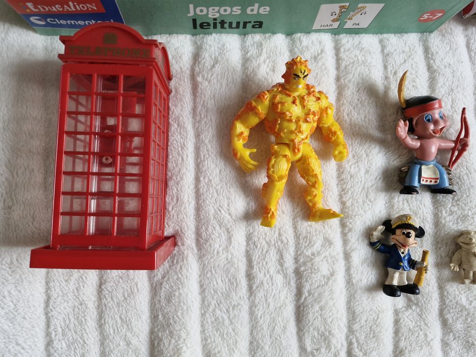 Brinquedos a 6€ cada
