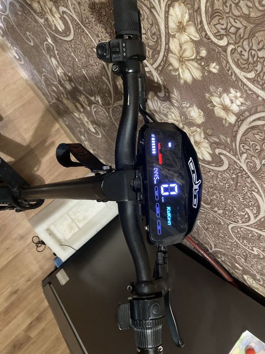 Електро самока kukirin g2