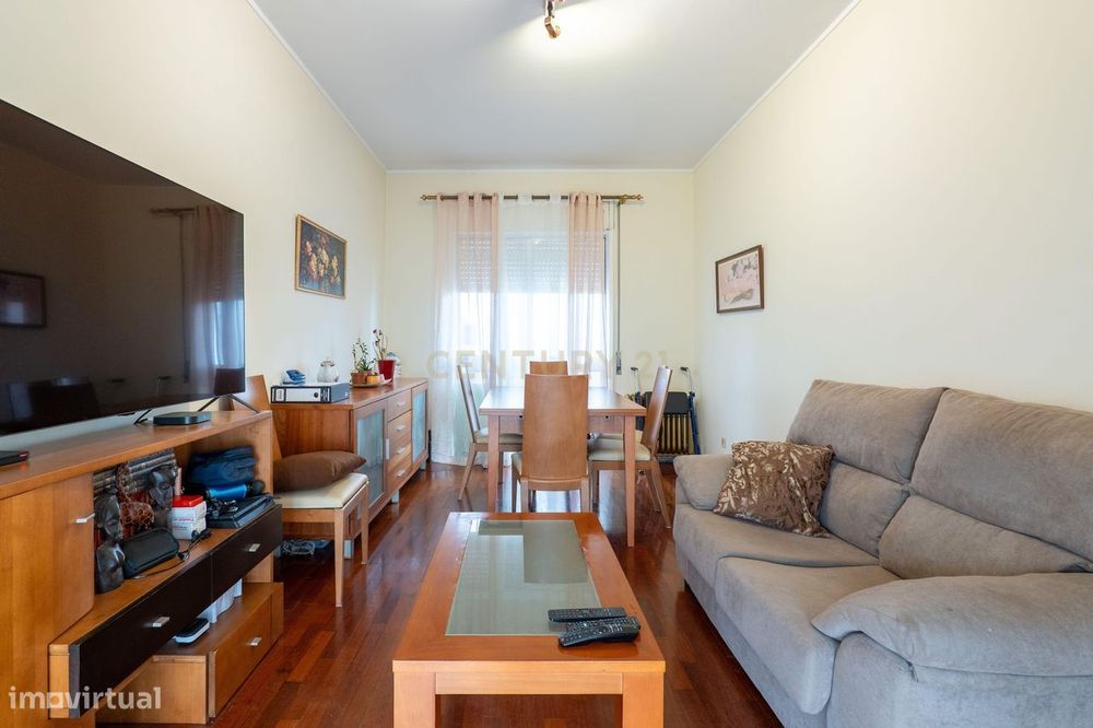 Apartamento T3 com garagem box e excelente exposição solar – Monte dos